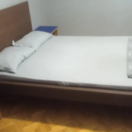 Apartament Lovely For Sleeping Fully Furnished House - Be My Guest *
